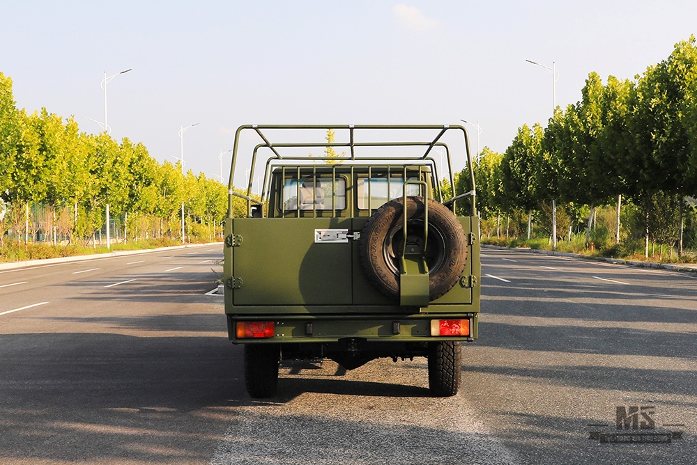 4×4 Iveco Four Drive Truck Green 4*4 Iveco Truck ခေါင်းတို အသေးစားယာဉ် 4WD Export အထူးယာဉ်