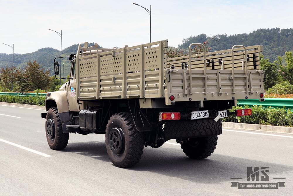 Dongfeng လေးဘီးယက်ကုန်တင်ထရပ် ခေါင်းရှည် 2.5 တန် လမ်းကြမ်းထရပ်_4*4 သစ်ချွန် Cab Truck_ Winch Export အထူးရည်ရွယ်ချက်ဖြင့် မောင်းနှင်နိုင်သော ခရီးဝေးထရပ်ကား