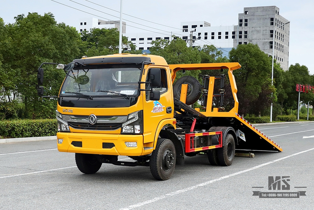 Dongfeng 4*2 Wrecker သည် 3 တန်တစ်ပိုင်းကြမ်းပြင်ရှင်းလင်းရေးပြားပါရှိသော Dongfeng Road ကယ်ဆယ်ရေးရှင်းလင်းရေးယာဉ် Export အထူးတွဲဆွဲထရပ်