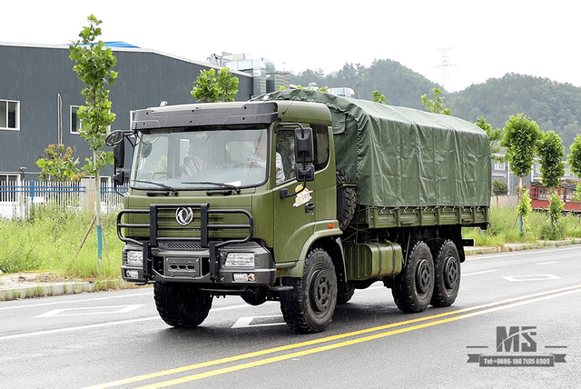 Dongfeng 210hp ခြောက်ဘီး Drive Cargo Truck_6*6 Army Green Flathead Head Transport Truck With Tarpaulin Pole Bumper Coversion ထုတ်လုပ်သူ_Dongfeng 6WD တင်ပို့သည့် အထူးယာဉ်