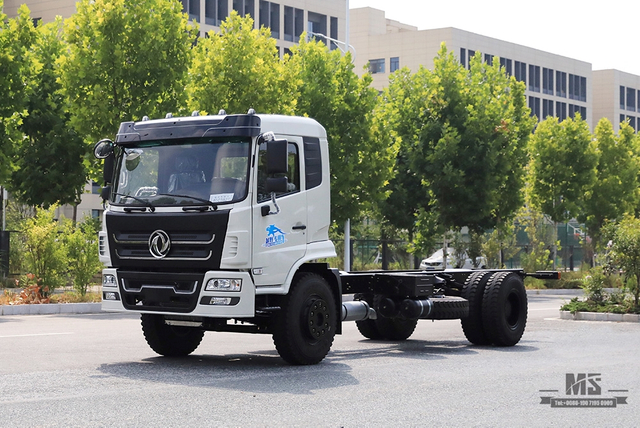 Dongfeng 4×2 ထရပ်ကား တပ်ဆင်ထားသော ကရိန်းကိုယ်ထည် 266hp အသစ် Flathead Cabin Row တစ်ဝက်ကိုယ်ထည်နှင့် Truck Crane Export အထူးကိုယ်ထည်