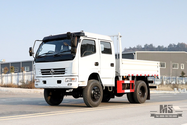 Dongfeng လေးဘီးယက် ပေါ့ပါးသော ကုန်တင်ထရပ်_၄*၄ တန်း သေးငယ်သော သယ်ယူပို့ဆောင်ရေး ထရပ်ကား_Dongfeng 4WD တင်ပို့သည့် အထူးထရပ်