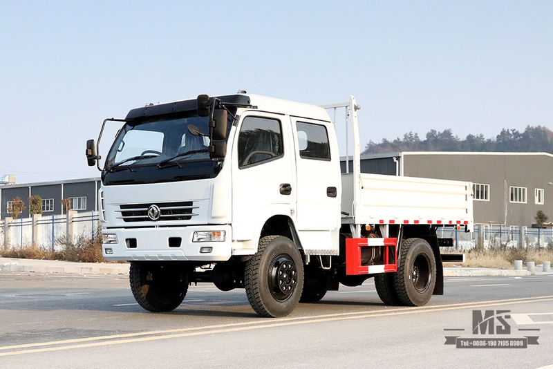 Dongfeng လေးဘီးယက် ပေါ့ပါးသော ကုန်တင်ထရပ်_၄*၄ တန်း သေးငယ်သော သယ်ယူပို့ဆောင်ရေး ထရပ်ကား_Dongfeng 4WD တင်ပို့သည့် အထူးထရပ်