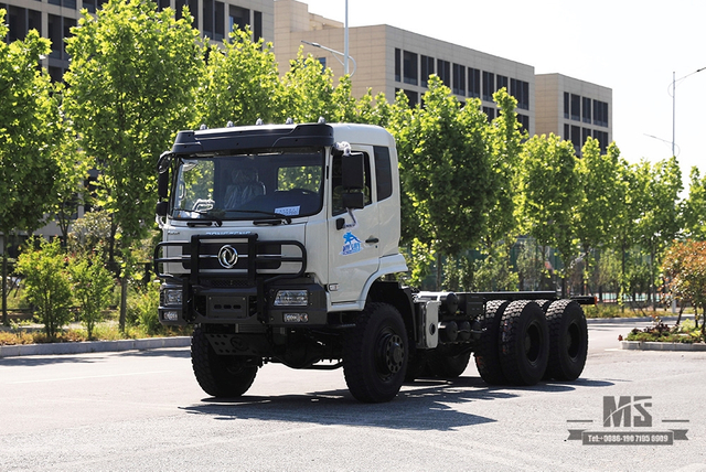 266 HP Dongfeng ခြောက်ဘီးယက်လမ်းကြမ်း Chassis_6×6 Flathead Row တစ်ဝက် အထူးကိုယ်ထည်_All-wheel Drive Three-axle 7T/13T/13T သယ်ယူပို့ဆောင်ရေး Truck Chassis_ Export အထူးယာဉ်