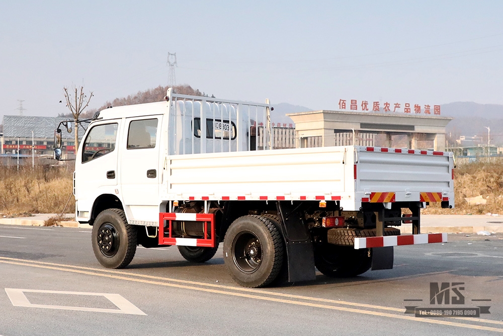 Dongfeng လေးဘီးယက် ပေါ့ပါးသော ကုန်တင်ထရပ်_၄*၄ တန်း သေးငယ်သော သယ်ယူပို့ဆောင်ရေး ထရပ်ကား_Dongfeng 4WD တင်ပို့သည့် အထူးထရပ်