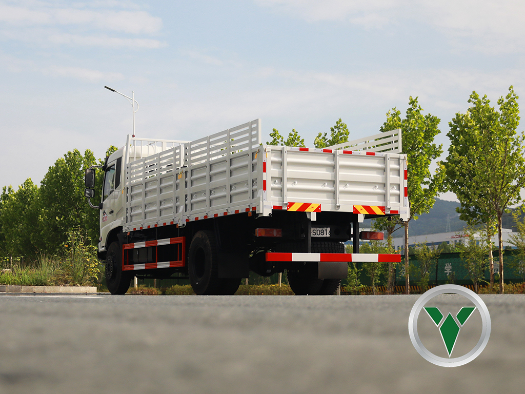 လေးဘီးတပ်ထားသောယာဉ်မောင်းကားမောင်းသူ - လမ်းပြမြေပုံကိုယ်ထည် 4 * 4 အထူးမော်တော်ယာဉ်ပုံသဏ် truck ထရပ်ကားလက်ကား Comport Off-creet ယာဉ်တည်ဆောက်ပုံ,