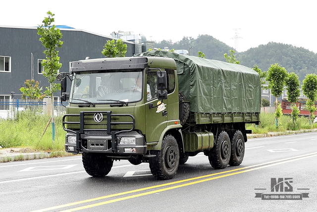 ရောင်းရန် Dongfeng ခြောက်ဘီးယက်ထရပ်ကား_6*6 တပ်မတော်အစိမ်းရောင် Flathead Head Truck ထုတ်လုပ်သူ_Dongfeng 6WD တင်ပို့သည့် အထူးယာဉ်