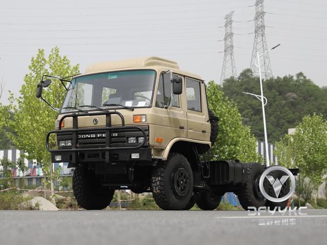 Donggfeng EQ2102n Off-Road Truck Truck ကိုယ်ထည် - 210hp-Row Double Desert ကုန်တင်ယာဉ် | ပို့ကုန်မော်ဒယ် | Tarpaulin နှင့်အတူလေအေးပေးစက်