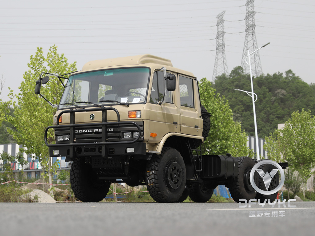 Donggfeng EQ2102n Off-Road Truck Truck ကိုယ်ထည် - 210hp-Row Double Desert ကုန်တင်ယာဉ် | ပို့ကုန်မော်ဒယ် | Tarpaulin နှင့်အတူလေအေးပေးစက်