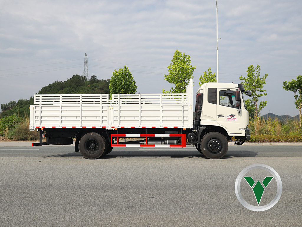 လေးဘီးတပ်ထားသောယာဉ်မောင်းကားမောင်းသူ - လမ်းပြမြေပုံကိုယ်ထည် 4 * 4 အထူးမော်တော်ယာဉ်ပုံသဏ် truck ထရပ်ကားလက်ကား Comport Off-creet ယာဉ်တည်ဆောက်ပုံ,