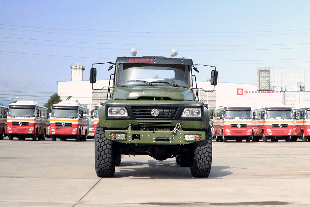 Dongfeng Army Green ခြောက်ဘီးယက် EQ2100 Chassis_6*6 190hp Pointed Head Truck Chassis_Dongfeng Export အထူးယာဉ်ကိုယ်ထည်