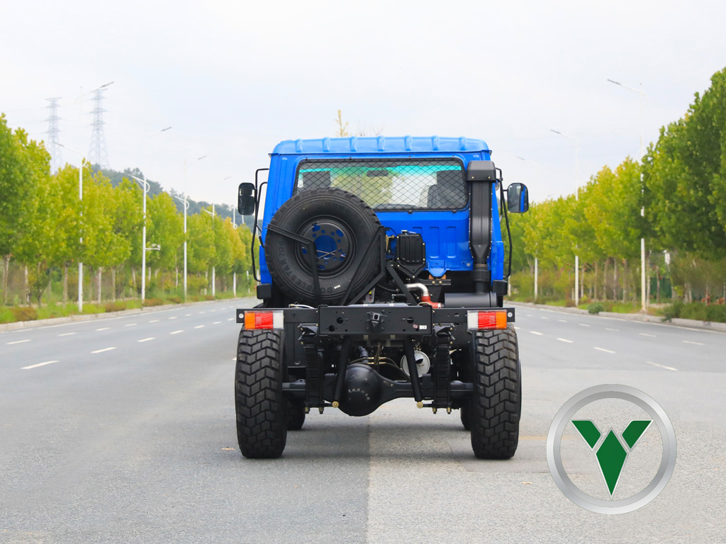 Dongfeng Eq2070 4x4 Truck Charghis | အထူးရည်ရွယ်ချက်နှင့်တင်ပို့မှုအတွက် 190 H 4 × 4DoubDebble Row Cab (Eq246)
