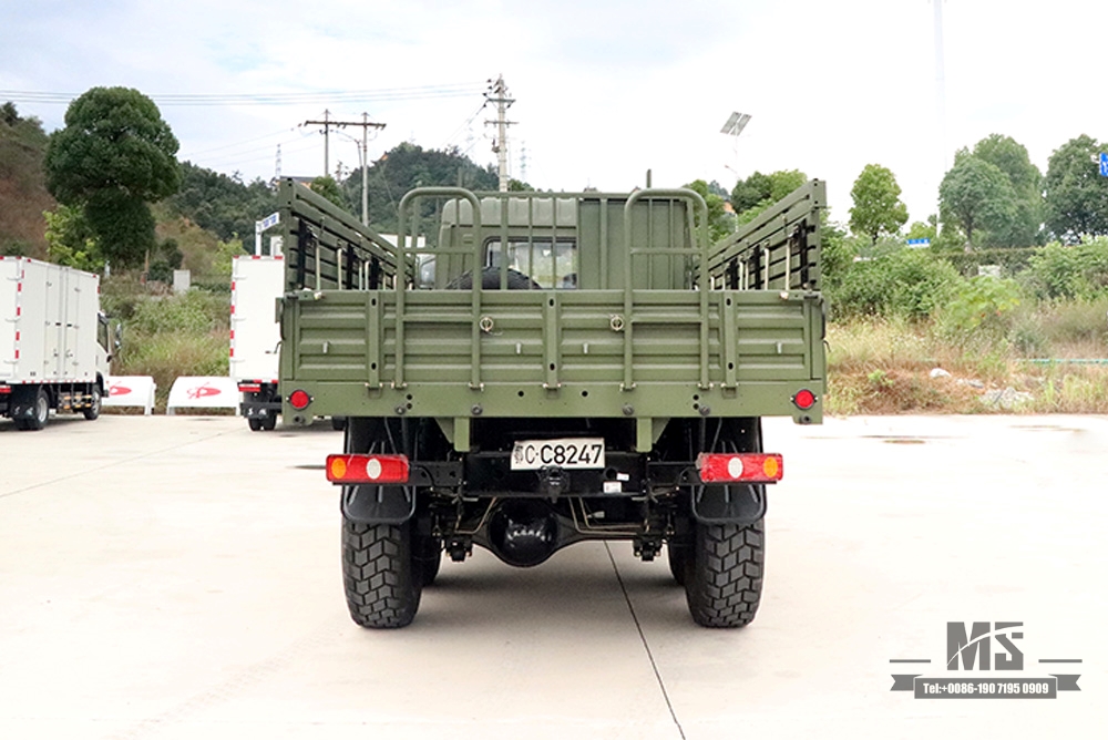 190hp ခြောက်ဘီးယက် Dongfeng Off Road Truck _ 6×6 Dongfeng Flat Head တစ်လုံးနှင့် အတန်းတစ်ဝက် ကုန်တင်ထရပ်ယာဉ် AWD 6*6 Export အထူးယာဉ်