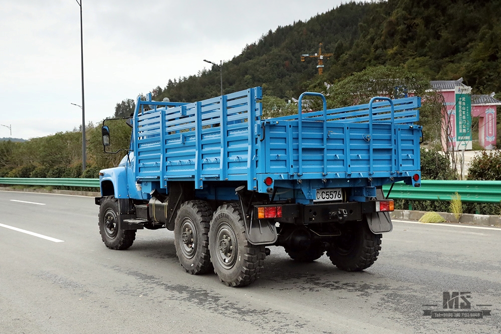 170 hp Dongfeng ခြောက်ဘီးယက် EQ2082_6*6 Single Row Pointed Head Off-road Special Truck_240 Transport Vehicle_6×6 pointed 25Y Truck Export အထူးယာဉ်