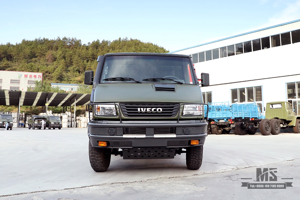 4×4 Iveco Four Wheel Drive Truck Green 4*4 Iveco Truck ခေါင်းတို သေးငယ်သော လမ်းပိတ်ယာဉ် 4WD Export အထူးယာဉ်