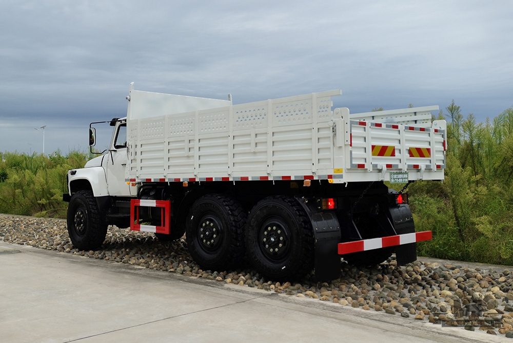 190hp Dongfeng ခြောက်ဘီးယက် EQ2100 Dump Truck_6×6 Pointed Head Single Row Constructiion Site Mining Tipper Truck_AWD Export အထူးထရပ်