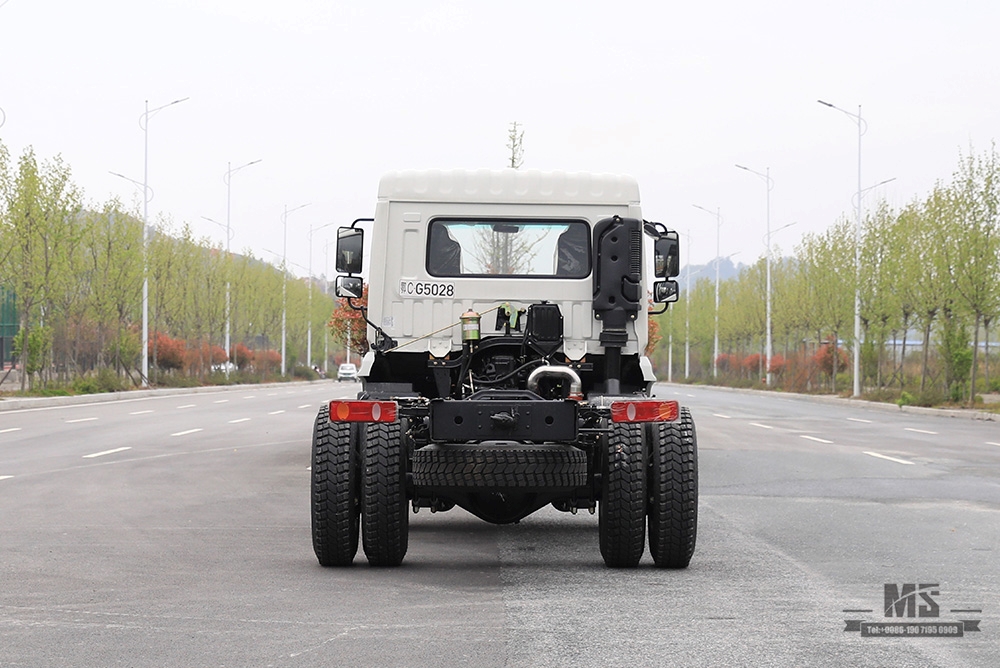 နောက်ဘက် Dual Tire_190HP ပါသော Dongfeng 4*2 Chassis