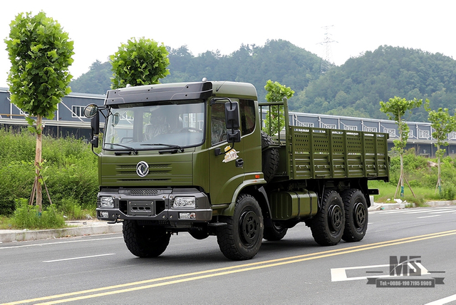 210 hp Dongfeng ခြောက်ဘီးယက်ကုန်တင်ထရပ်ရောင်းရန်_6*6 တပ်မတော်အစိမ်းရောင် Flathead ဦးခေါင်းသယ်ယူပို့ဆောင်ရေးထရပ်ထုတ်လုပ်သူ_Dongfeng 6WD ပို့ကုန်အထူးယာဉ်စက်ရုံ