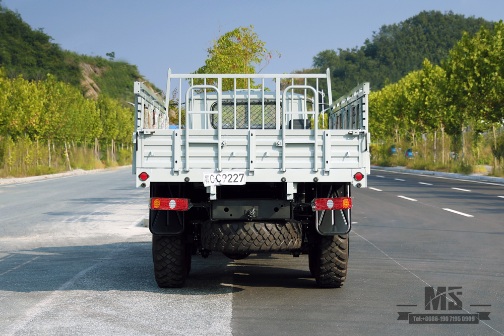 Dongfeng 3.5T Three Axle EQ2100 ခြောက်ဘီးယက် လမ်းမပေါ်မှ ထရပ်ကား_၆*၆ ချွန်ချွန် တစ်တန်း ကုန်တင်ထရပ် သယ်ယူပို့ဆောင်ရေး ထရပ်ကား ရောင်းရန်ရှိသည်_ တင်ပို့ရန် အထူးယာဉ်